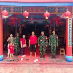 Babinsa Kodim 1208/Sambas Amankan Perayaan Imlek 2026 di Kabupaten Sambas, Ibadah Berlangsung Kondusif